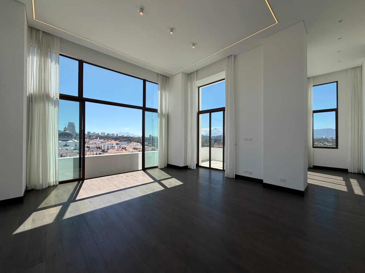Penthouse en Renta – Olmos de Cayala Z.16 — foto 1 de 9