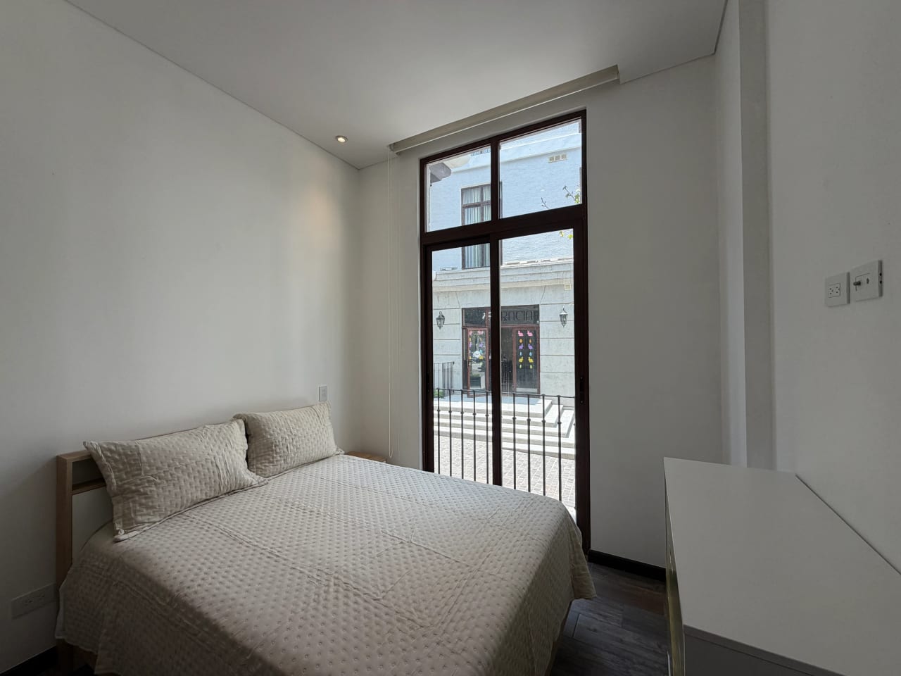 Apartamento amueblado en Renta – Lirios I de Cayala Z.16 — foto 4 de 12