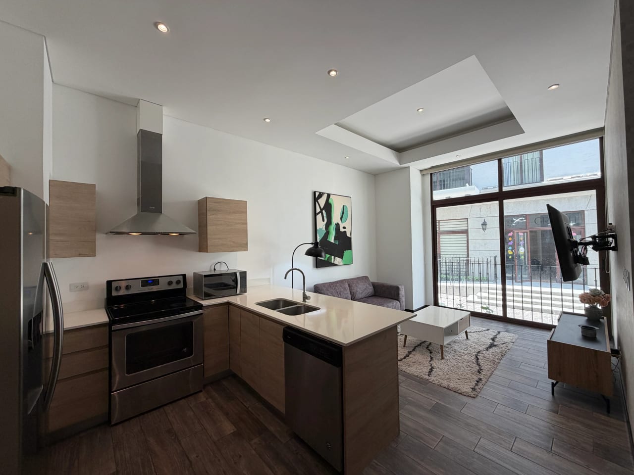 Apartamento amueblado en Renta – Lirios I de Cayala Z.16 — foto 1 de 12