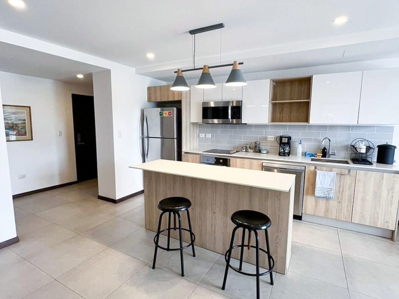 Apartamento amueblado en renta | MIRA, zona 10 — foto 2 de 10