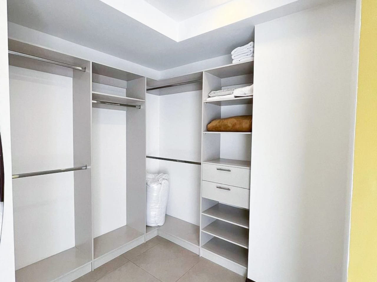 Apartamento amueblado en renta | MIRA, zona 10 — foto 7 de 10
