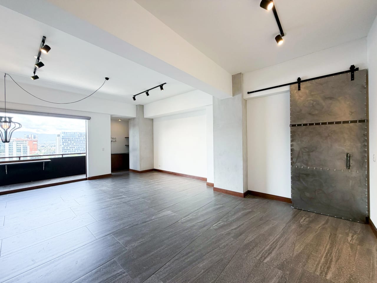 Apartamento en Renta zona 10 - Salvattore — foto 1 de 10