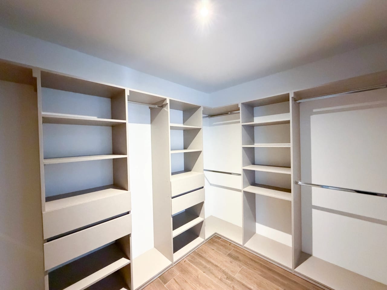 Apartamento en Renta – Gaura, Vista Hermosa I Z.15 — foto 5 de 10